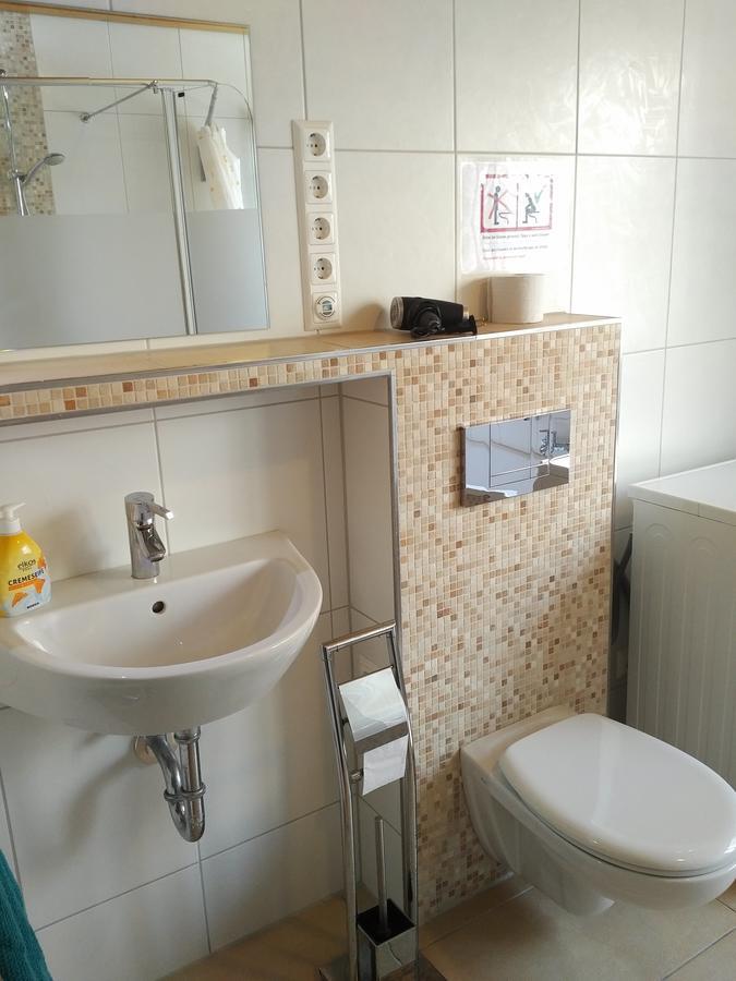 Aaron - Privatunterkunft Magdeburgo Esterno foto